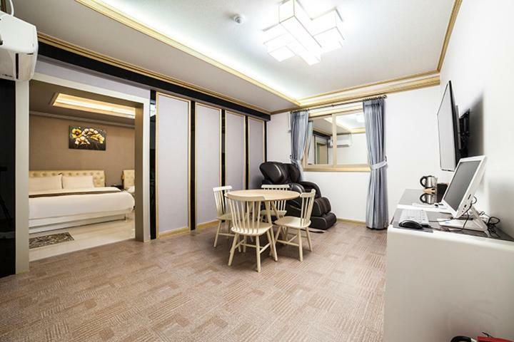 Venture Hotel Кванджу Экстерьер фото
