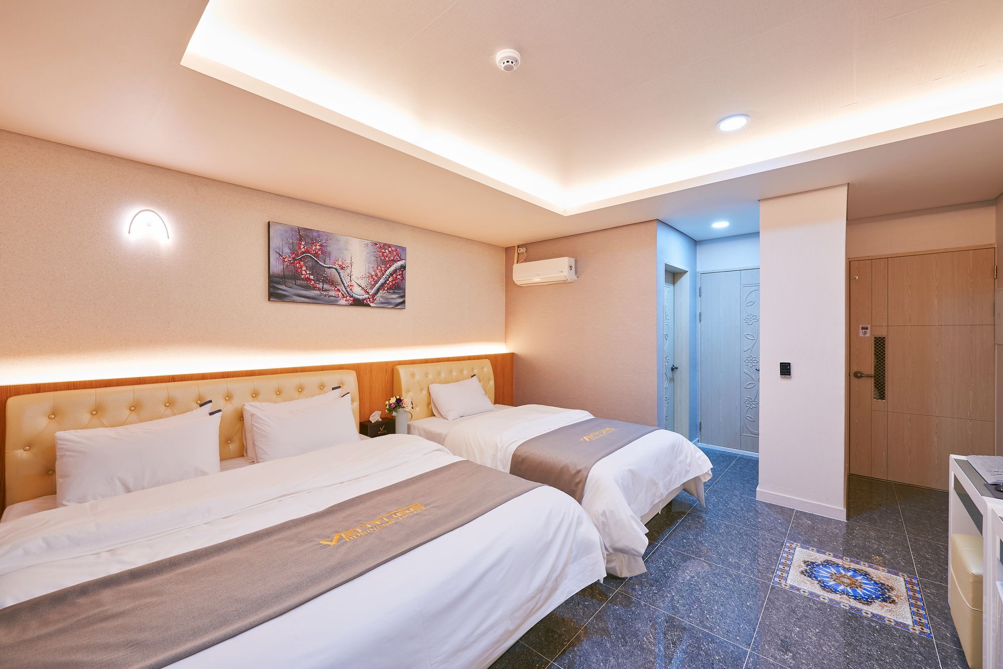 Venture Hotel Кванджу Экстерьер фото