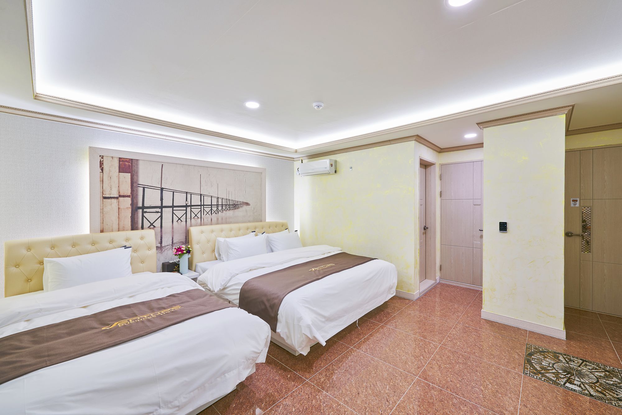 Venture Hotel Кванджу Экстерьер фото